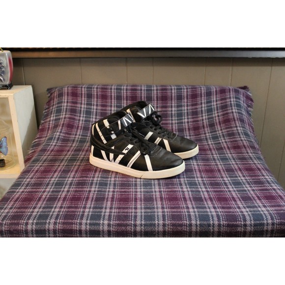 Fila Black and White Striped Hight Top Boy's Sneaker Size 6.5 - Picture 8 of 13
